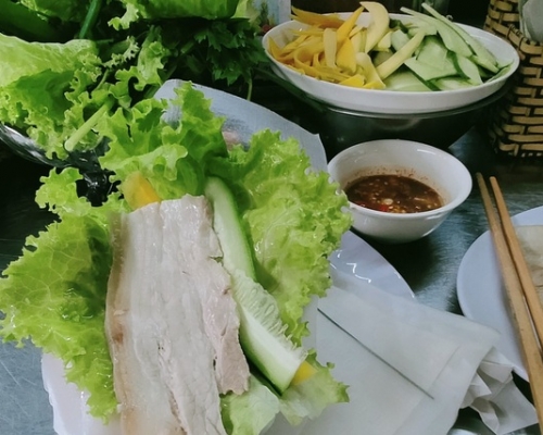 Ghé xứ Đà thành, nhớ thương mãi món bánh tráng cuốn thịt heo