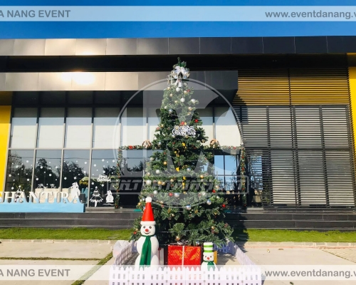 [Bảng giá thiết kế] thi công cây thông noel trọn gói tại Đà Nẵng